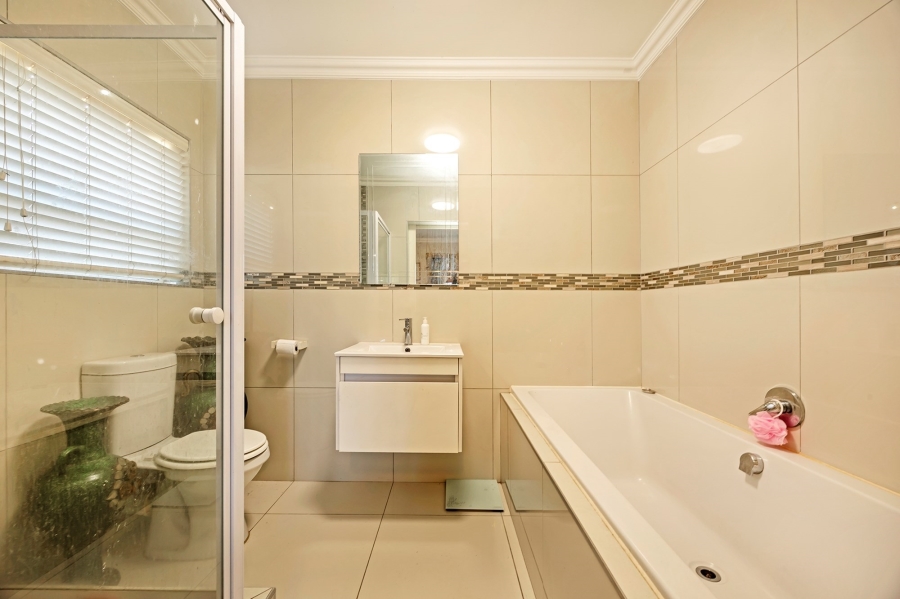 3 Bedroom Property for Sale in Zonnendal Western Cape